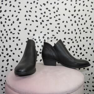 Seychelles Black Faux Leather Side Zip Ankle Boots